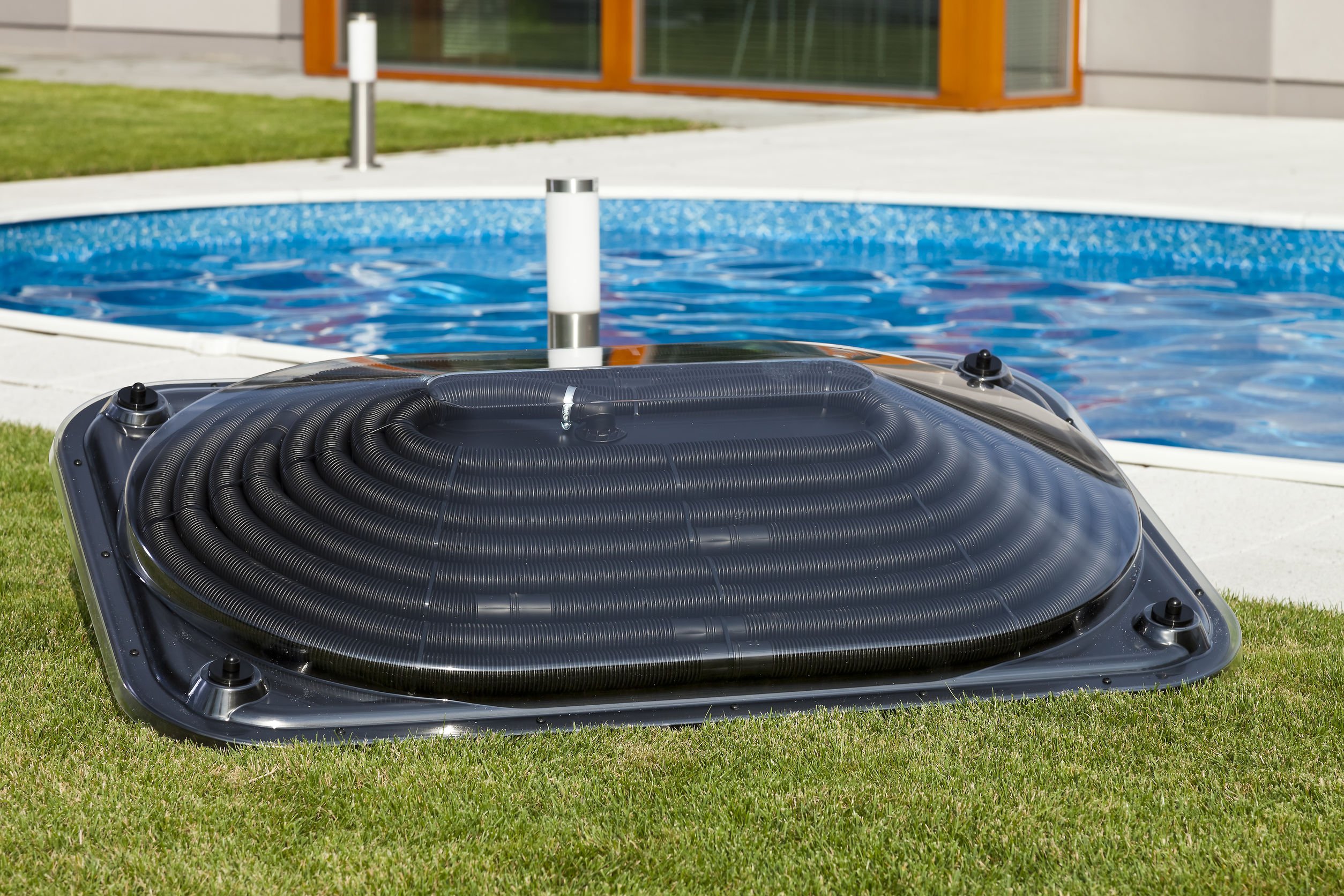 Panneau solaire pour le chauffage d'une piscine, coût réparation chauffage piscine, prix chauffage piscine