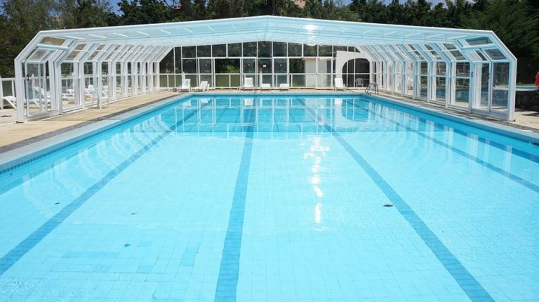 abri de piscine, abri piscine mi haut, couverture abri piscine