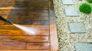 Lire la suite à propos de l’article Guide des prix de l’entretien d’une terrasse en bois